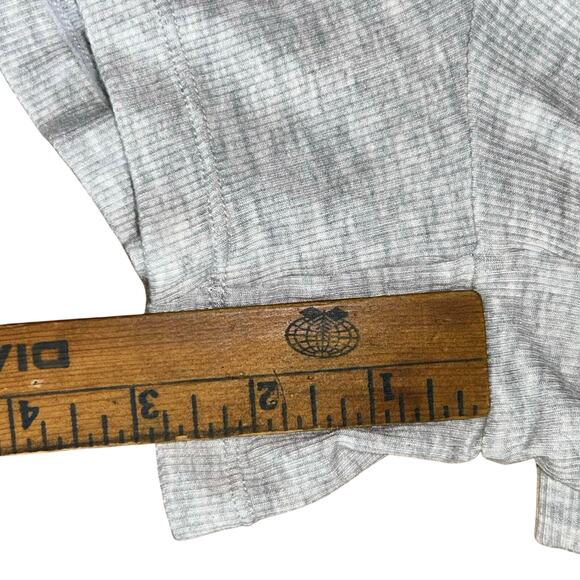 Vuori Torrey Romper in a gray color women’s XL EUC - Picture 9 of 9